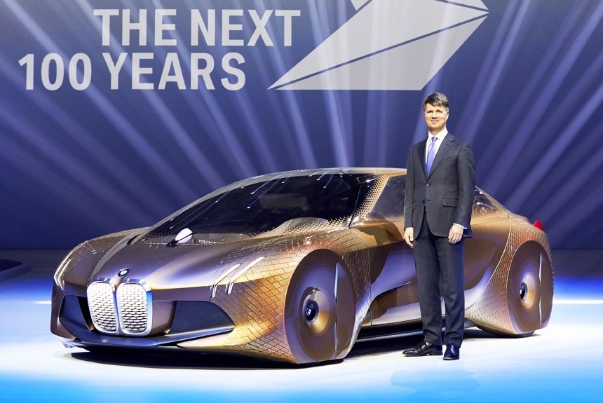 Концепт BMW Vision Next 100 и планы на следующее столетие