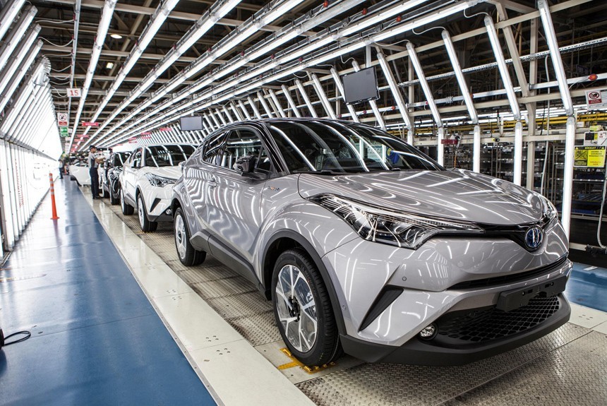 В Турции началось производство кроссоверов Toyota C-HR