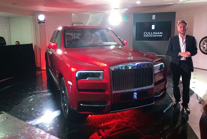 Кроссовер Rolls-Royce Cullinan заехал в Россию: известна цена