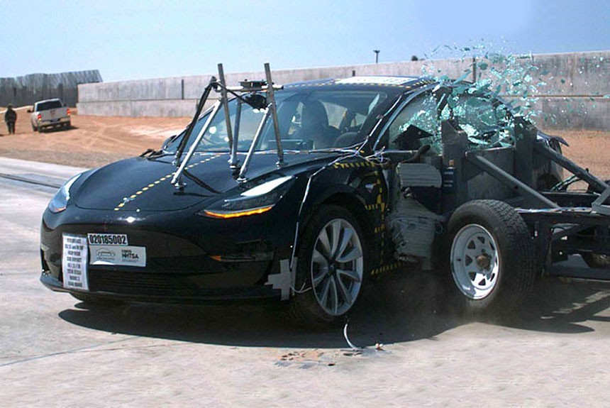 Дайджест дня: самая безопасная Tesla, продажа фирмы Borgward и другие события автоиндустрии