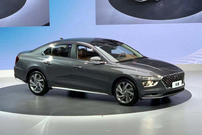 Седан Hyundai Mistra второго поколения щегольнул дизайном