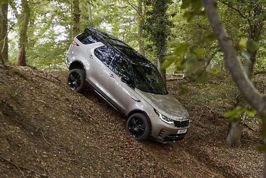 Обновленный Land Rover Discovery выходит на российский рынок