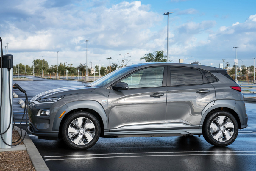 Hyundai заменит аккумуляторы у 82 тысяч электромобилей