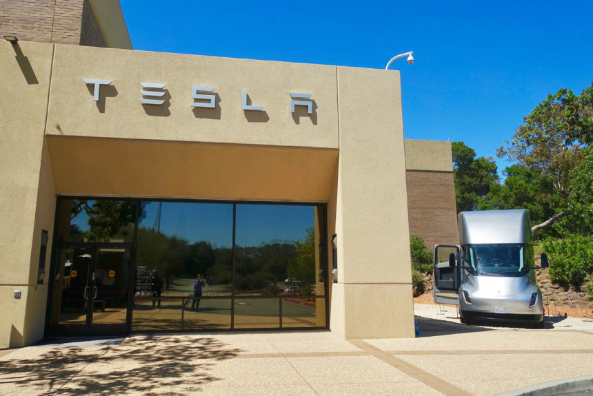 Tesla перевезет штаб-квартиру из Калифорнии в Техас 