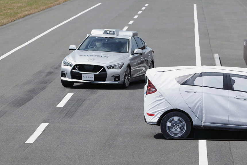 Nissan показал новый ProPilot, который умеет уворачиваться от аварий