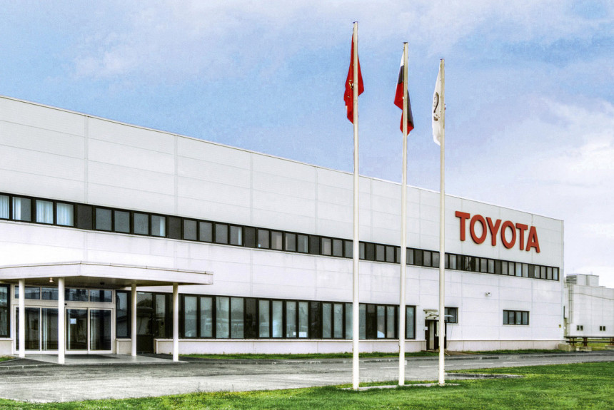 Toyota закрывает завод в России