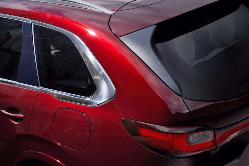 Дайджест дня: кроссовер Mazda CX-80, пикап Kia и другие события индустрии