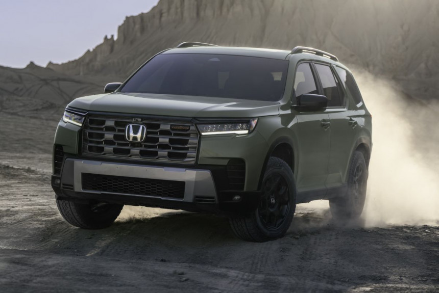 Кроссовер Honda Pilot обновился снаружи и внутри