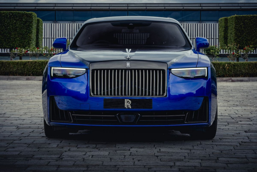 Rolls-Royce Black Badge Ghost Gamer: 8-битная ностальгия
