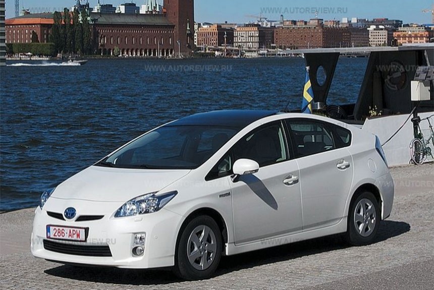 Электродинамика: Олег Растегаев ставил рекорды на гибридомобие Toyota Prius нового поколения