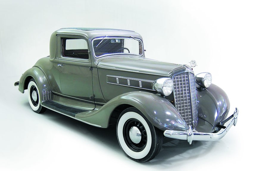 Предпоследняя модель: REO Royale S-7 Model 7SC Coupe 1935 года выпуска