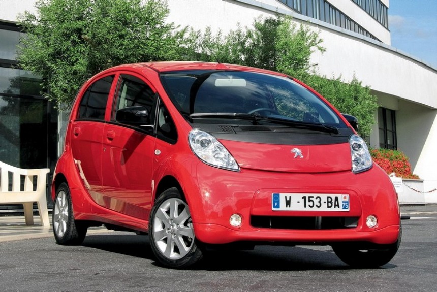 Электромобиль Peugeot iOn: обратный отсчет эры двигателей внутреннего сгорания уже начался?