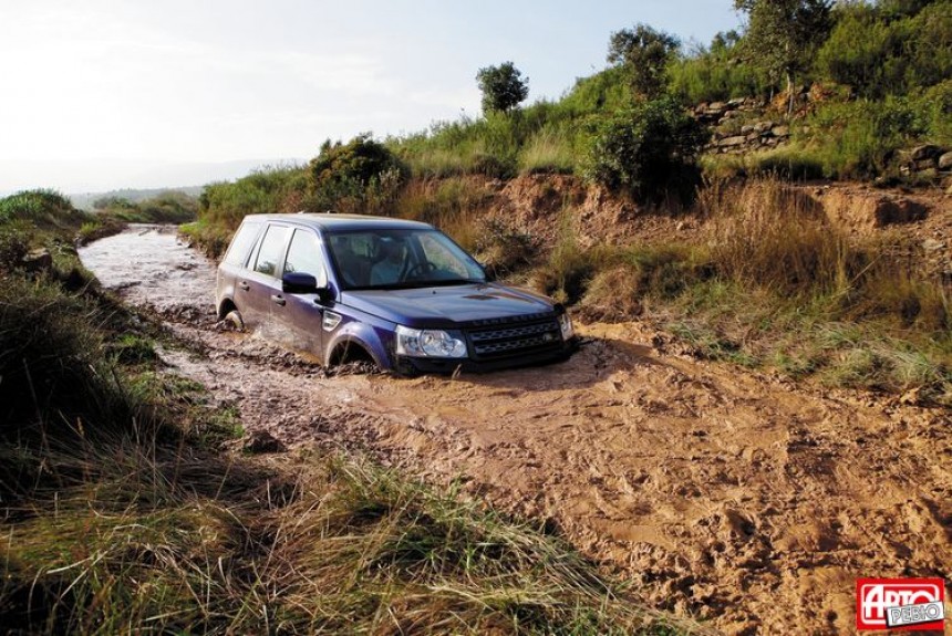 Максим Кадаков опробовал кроссовер Land Rover Freelander нового поколения 