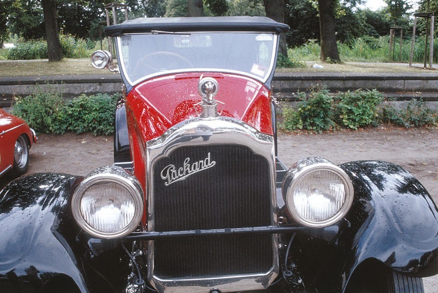 Прогулочная коляска: фаэтон Packard 326 (1926 г.)