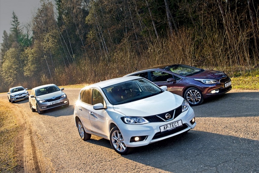 Новый Nissan Tiida против хэтчбеков Kia cee'd, Renault Megane и Skoda Rapid