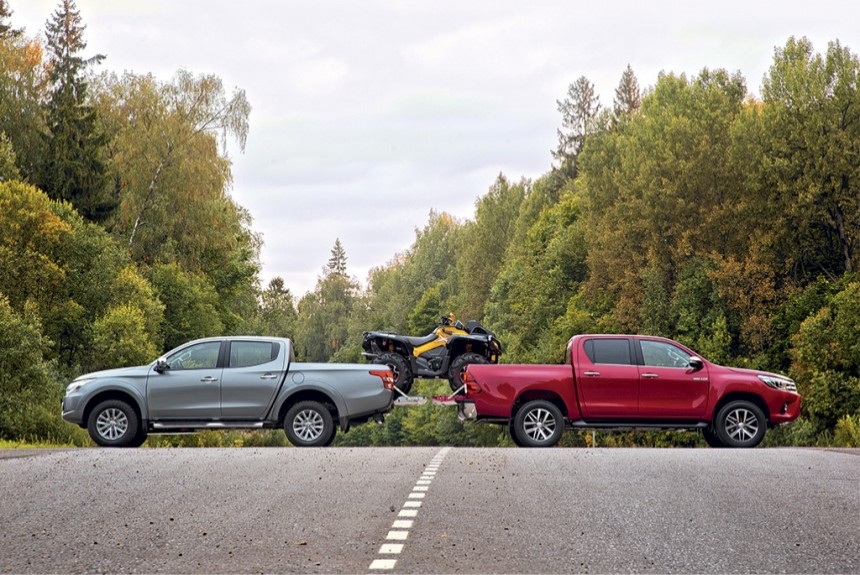 Владимир Мельников сравнил Mitsubishi L200 и Toyota Hilux. Какой из пикапов лучше?