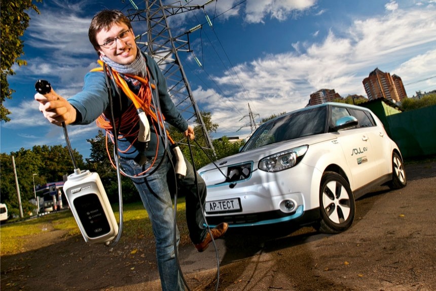 Электромобили Kia Soul EV и Volkswagen e-golf: Сергей Знаемский подводит итоги «сетевой» жизни