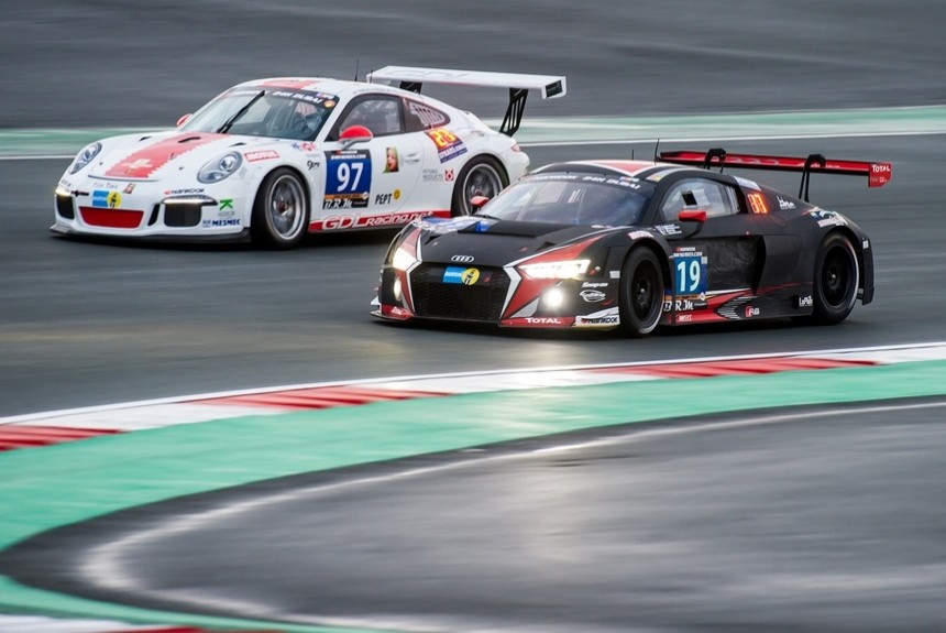 В 24-часовой гонке в Дубаи победил экипаж на Audi бельгийской команды WRT