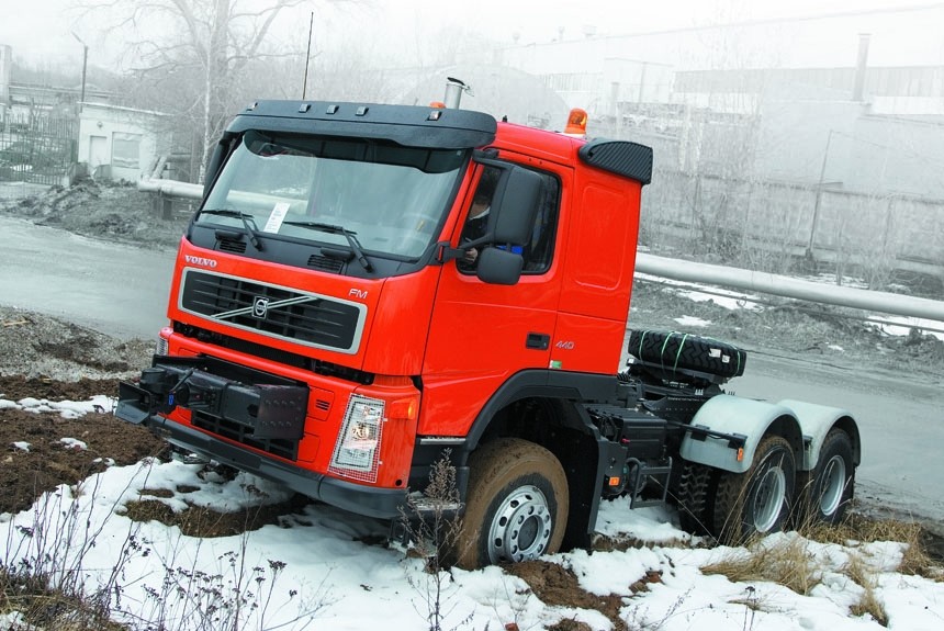 Геннадий Борисов испытал седельный тягач-тяжеловоз Volvo FM для 120-тонного автопоезда