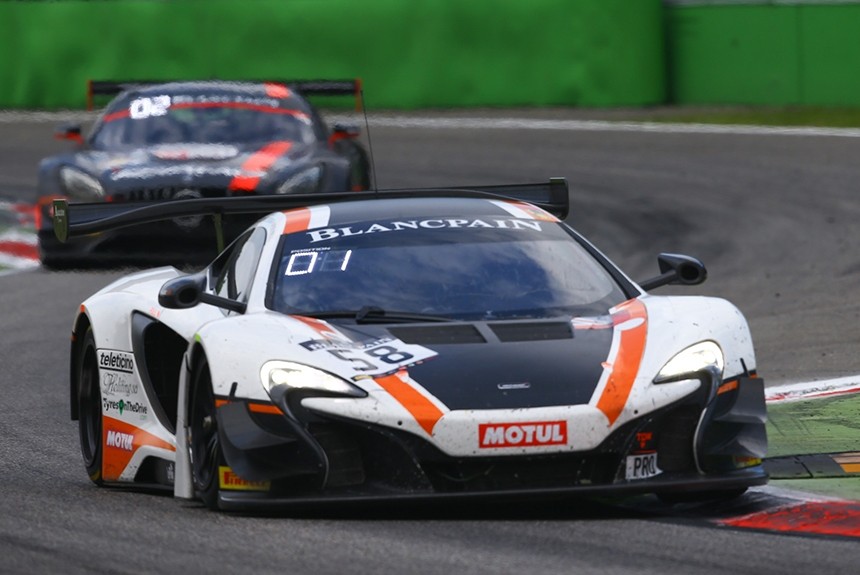 «Баланс» в Королевском парке: купе McLaren выиграло этап Blancpain GT Series в Монце