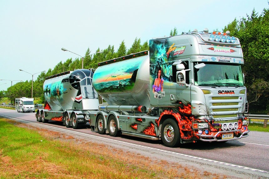 Северная красота: лучшие экспонаты на смотре самых красивых скандинавских грузовиков Power Truck Show