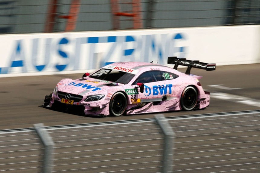 Розовый Mercedes рулит! Но третий этап серии DTM запомнился зрителям не только этим