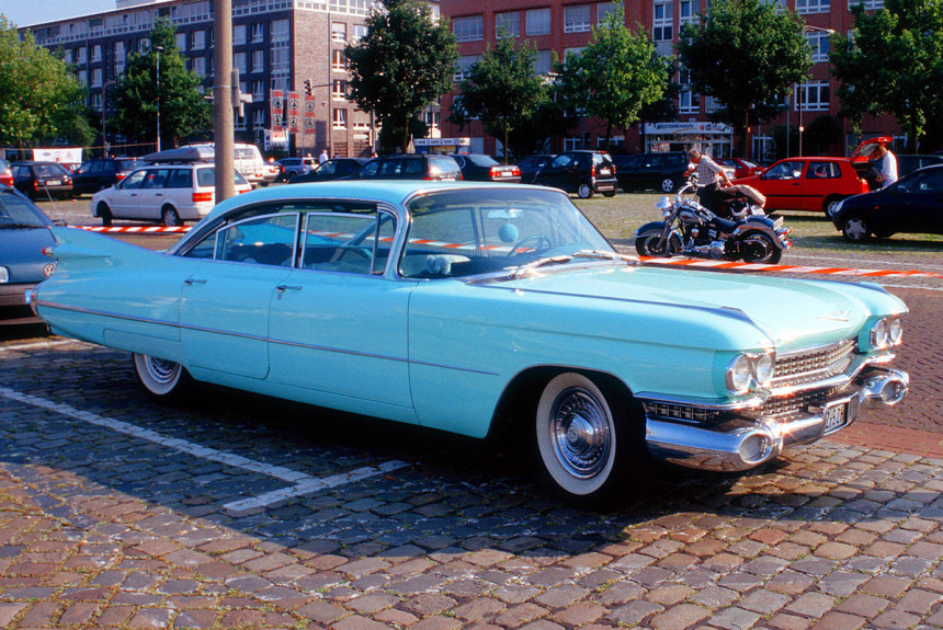 Самый хвостатый автомобиль — Cadillac 1959 года
