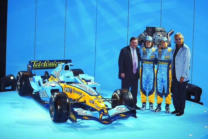 На презентации нового болида Renault R25 о претензиях на чемпионство не было сказано ни слова