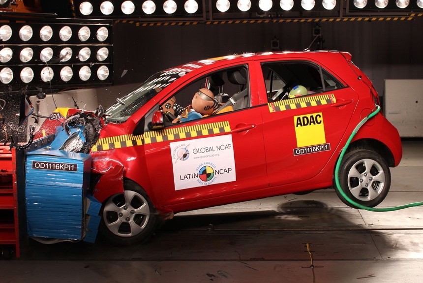 Экономия на безопасности: Kia Picanto и Peugeot 208 провалили краш-тесты Latin NCAP