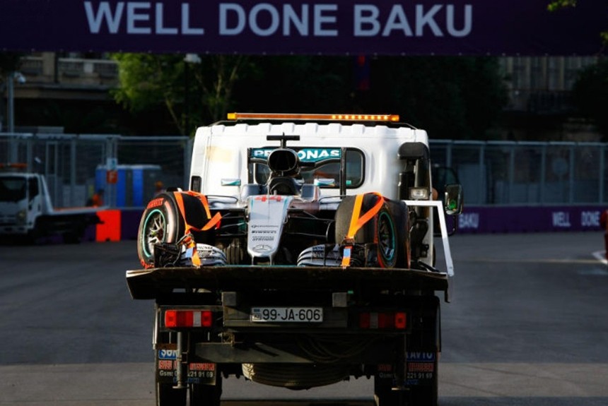 Формула-1 в Баку: квалификационные разборки на проспекте Нефтяников