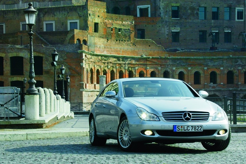 В одном из неснятых фильмов Федерико Феллини... Тест четырехдверного купе Mercedes-Benz CLS