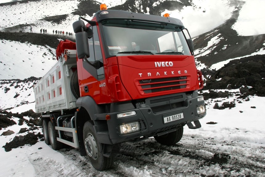 Ездовая презентация внедорожных грузовиков IVECO Trakker  в окрестностях вулкана Этны