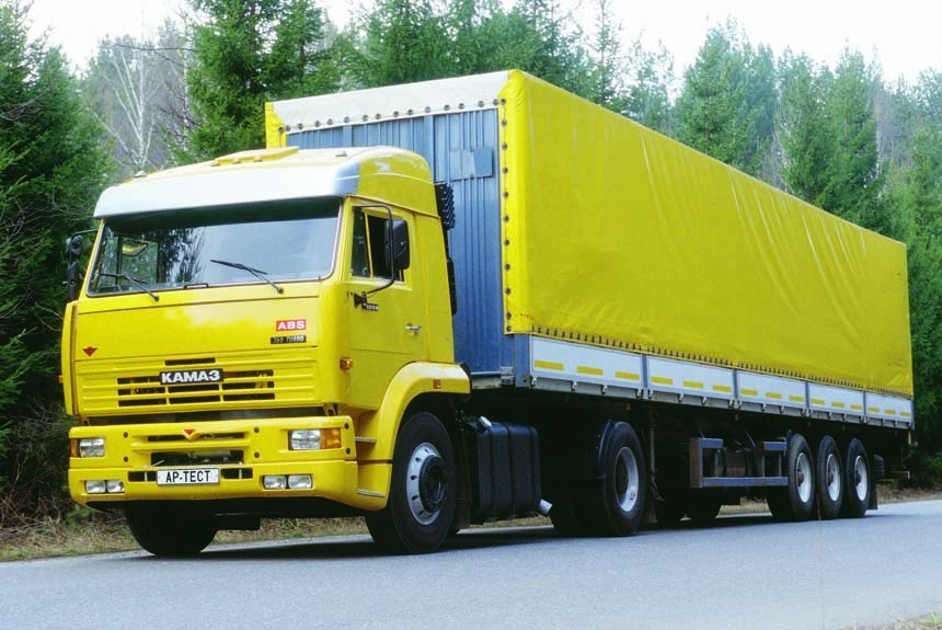 Тест тягача КамАЗ-5460 и серийного гоночного грузовика КамАЗ-4911