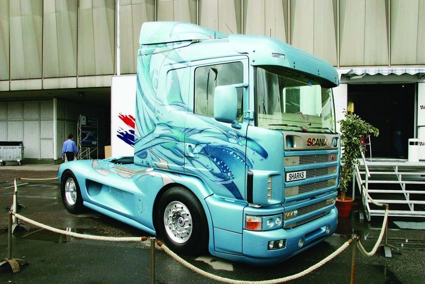 Репортаж с грузовой экспозиции Московского автосалона 2003 года