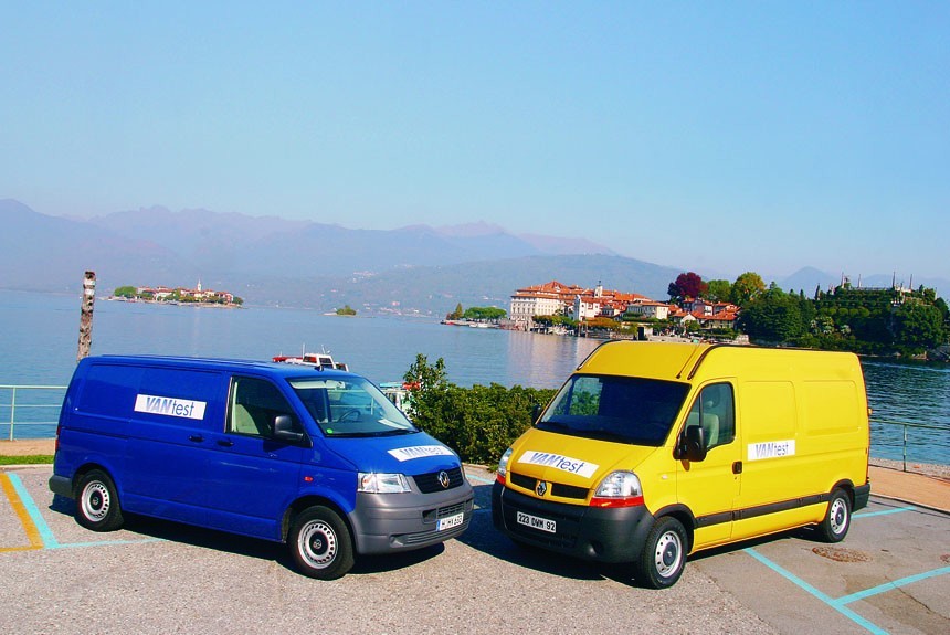 Дуэль на берегу озера: фургоны Volkswagen Transporter и Renault Master