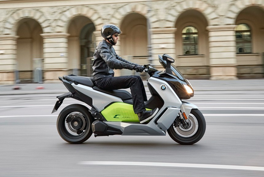 Электрический скутер BMW C-Evolution стал дальнобойнее
