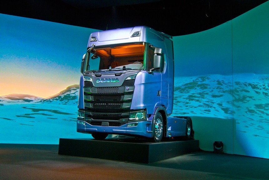 Как Федор Лапшин водил новые тягачи Scania в Швеции