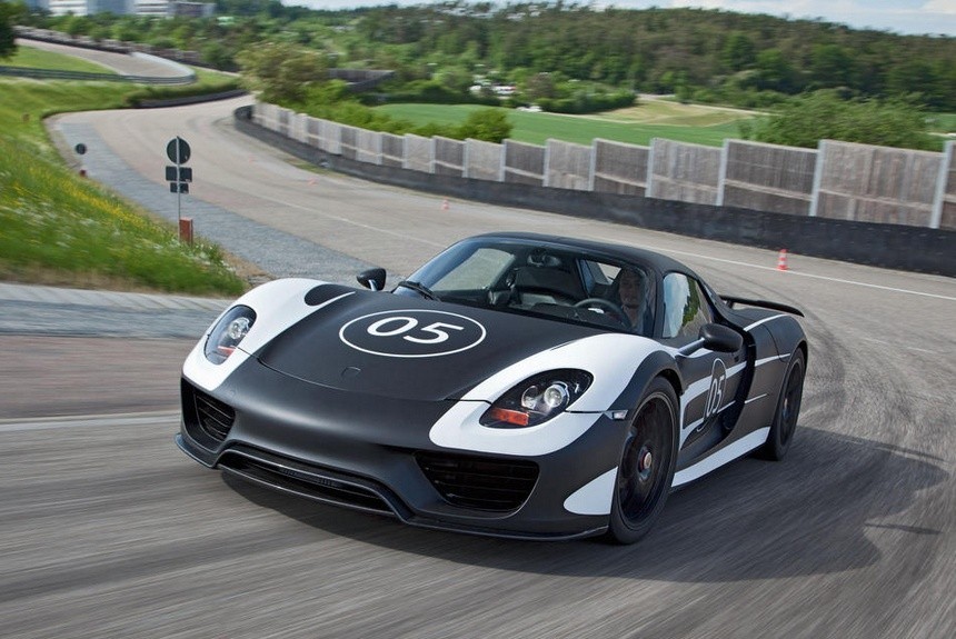 Porsche завершает создание подзаряжаемого «гибрида» 918 Spyder и откладывает выпуск беби-спорткара
