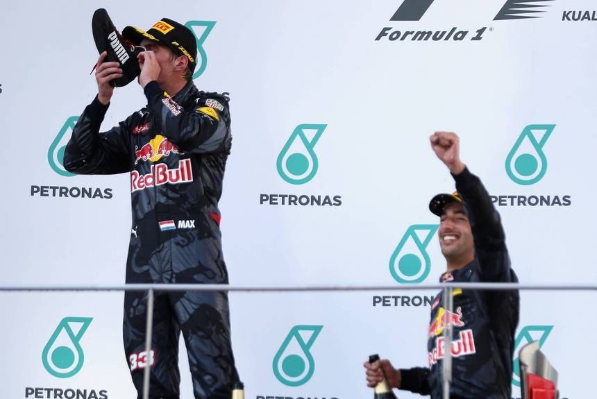 Что помогло победителю гонки Формулы-1 в Малайзии: стратегия или удача? 