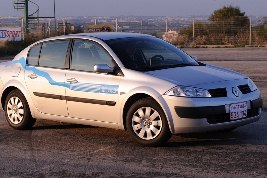Компания Better Place и альянс Renault-Nissan разворачивают сеть зарядных станций для электромобилей в Израиле