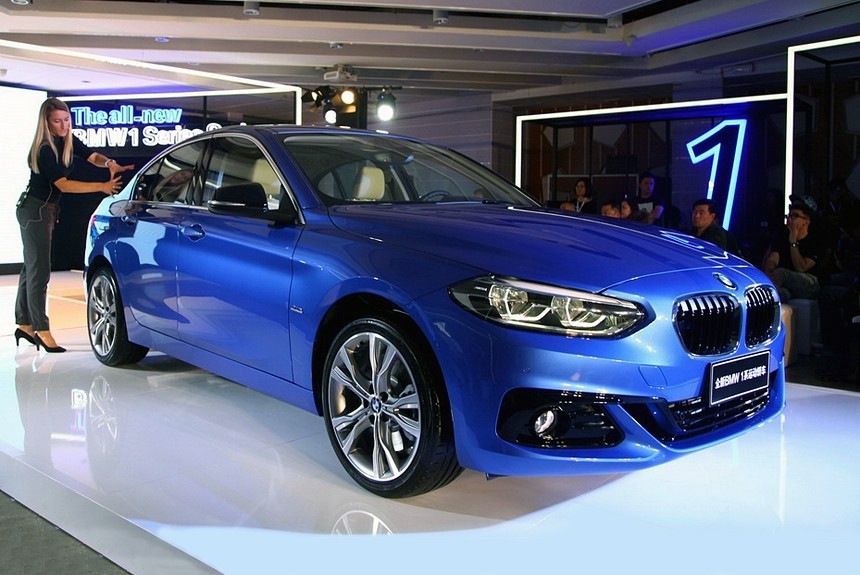 Седан BMW первой серии стал первенцем нового поколения