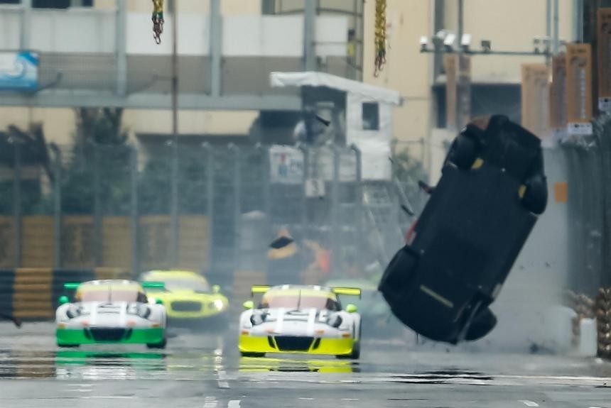Анекдот из Макао: Лоренсу Вантхору присудили победу в Кубке FIA GT после «крыши»