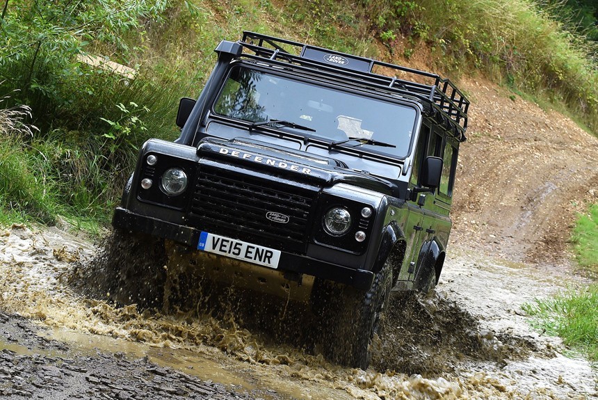 Land Rover отсудил у Bombardier право на имя Defender