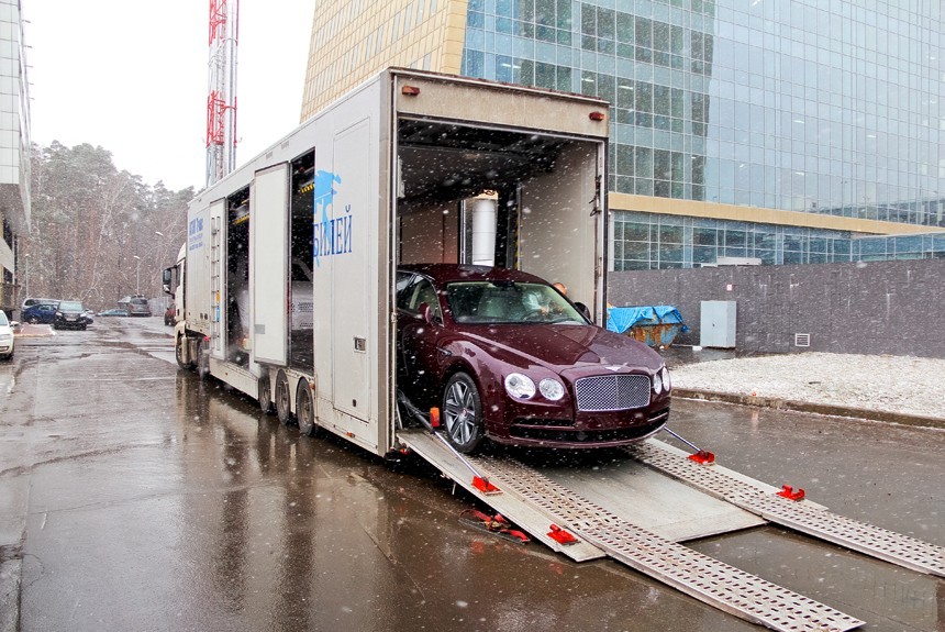 Как мы везли Bentley до Красноярска: через полстраны на автовозе