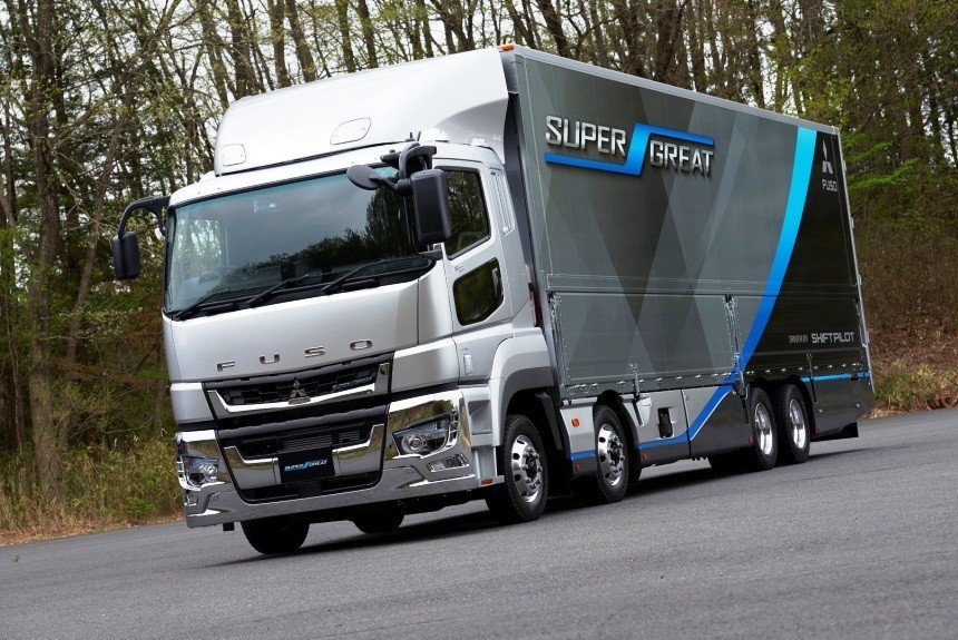 Сверхвеликий: обновились тяжелые грузовики Mitsubishi Fuso Super Great 
