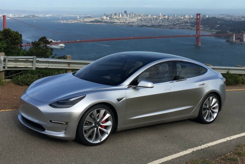 Оснащение электрокара Tesla Model 3 будет небогатым
