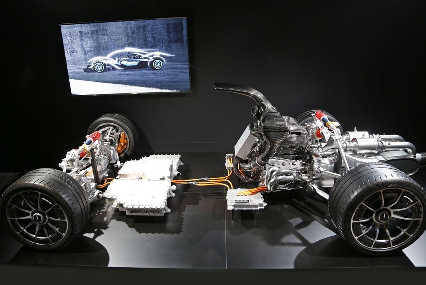Гиперкар Mercedes-AMG с мотором от Формулы-1: подробности