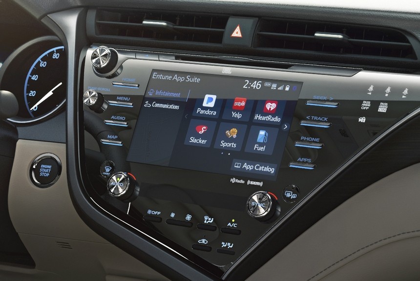 Toyota Camry обзавелась медиасистемой на основе ОС Linux