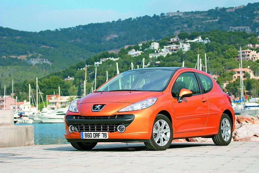 Львиный зевок: Леонид Голованов и Peugeot 207 нового поколения