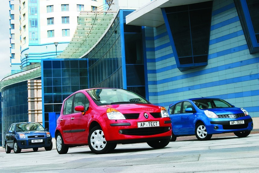 Сравниваем компактные однообъемники Nissan Note и Renault Modus с обновленным Ford Fusion